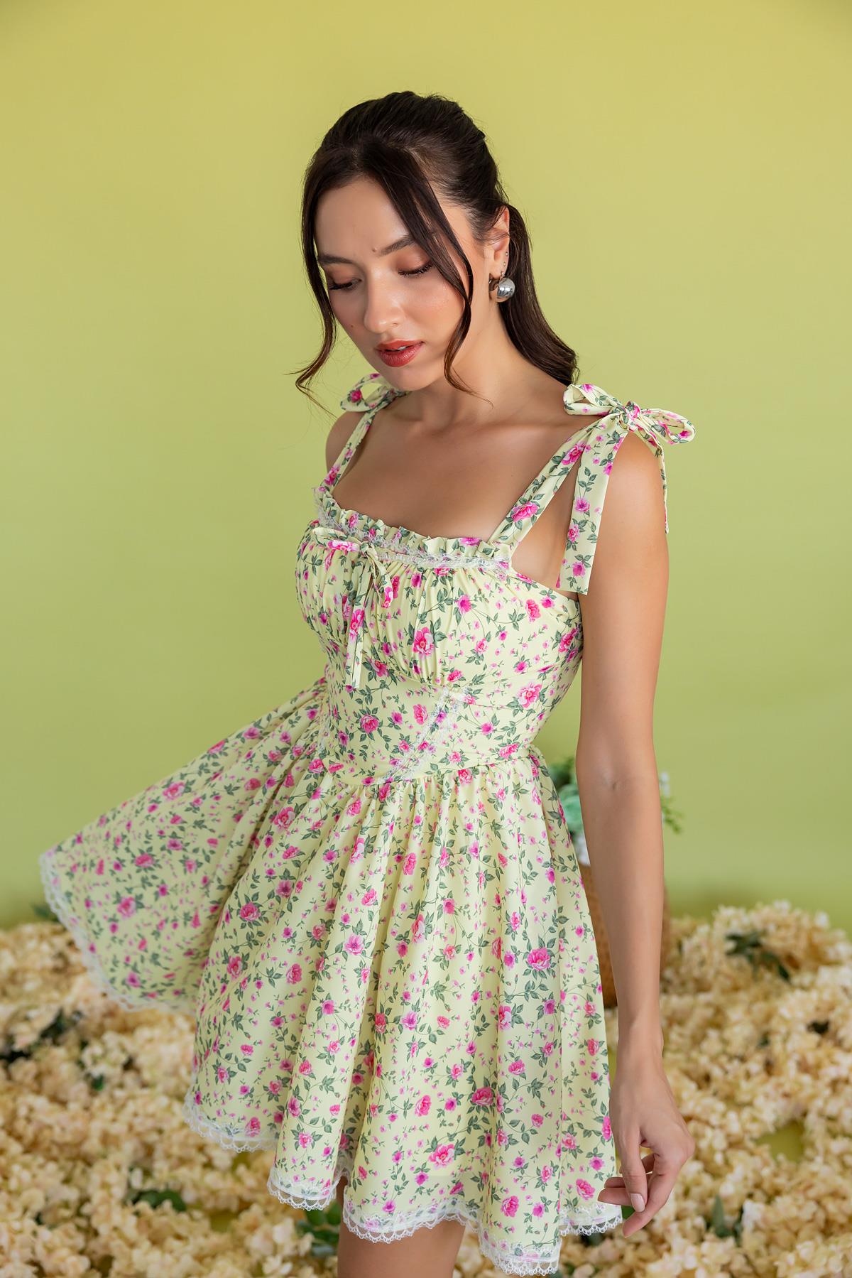 Cicekli Yazlik Elbise